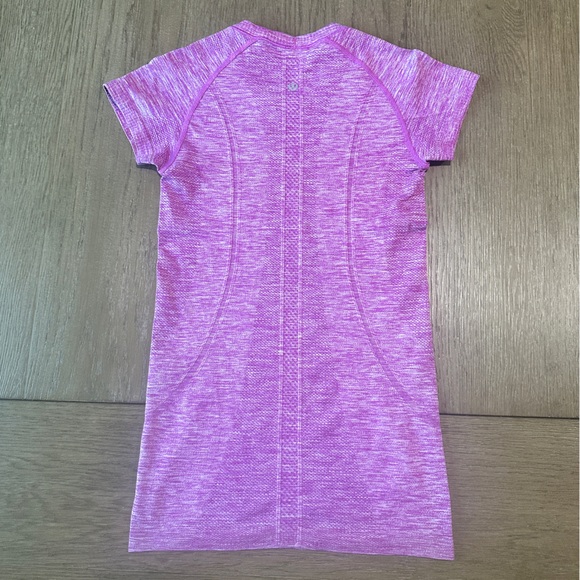 Lululemon Women’s Swiftly Tech Short Sleeve T-Shirt Size 4 Purple - Picture 4 of 6